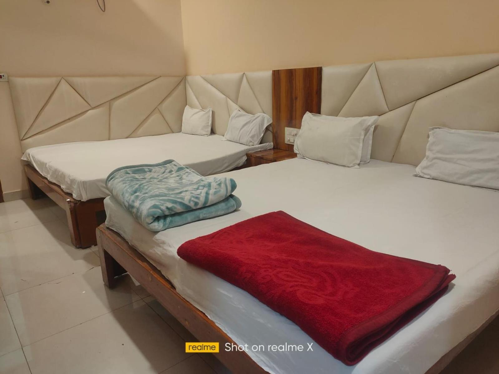 Hotel Pleasure Landmark Удджайн Екстер'єр фото