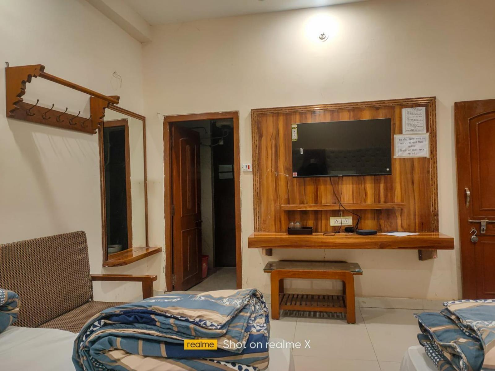 Hotel Pleasure Landmark Удджайн Екстер'єр фото